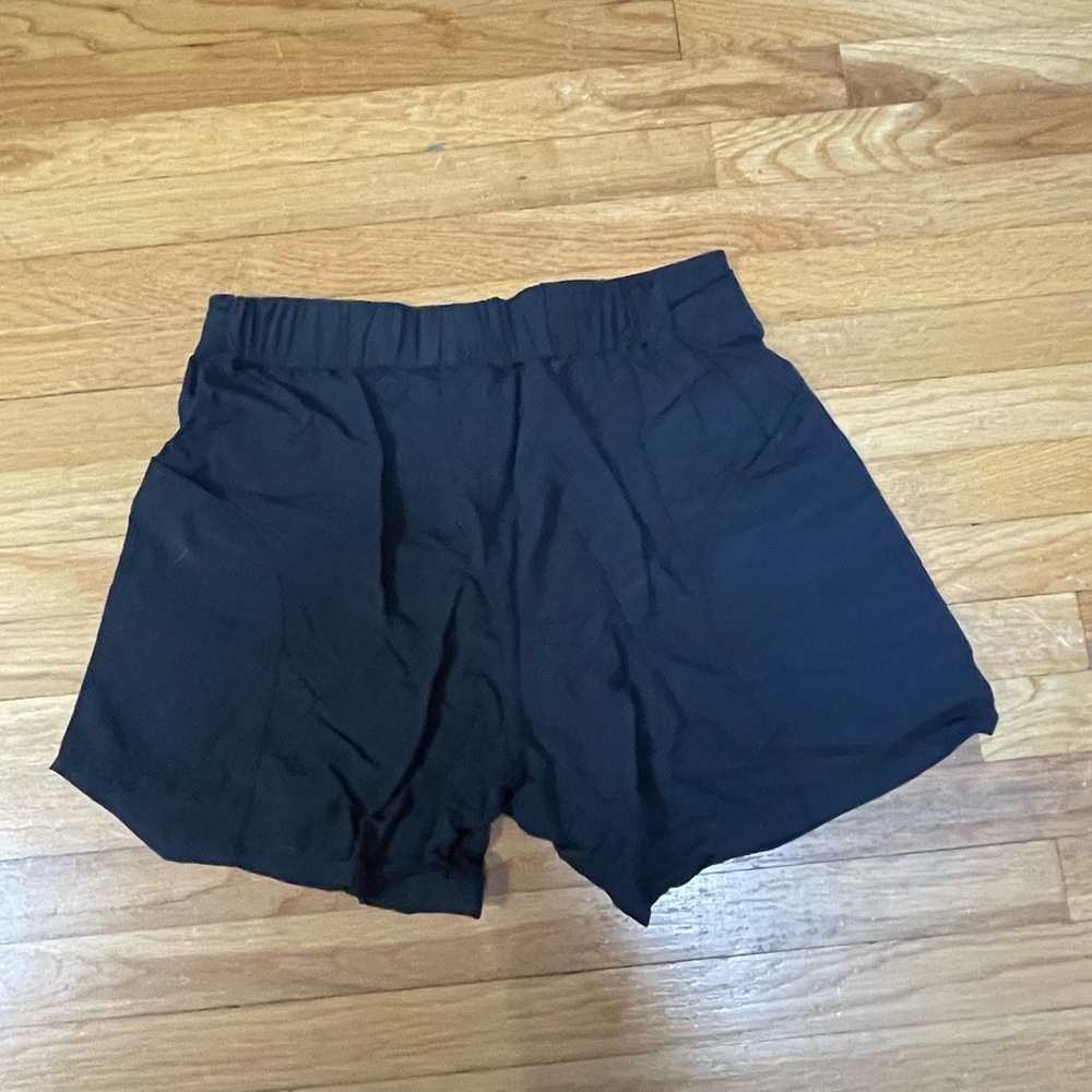 Pearl Izumi Women's Black Bike Shortswith separate padded liner. - Picture 3 of 6
